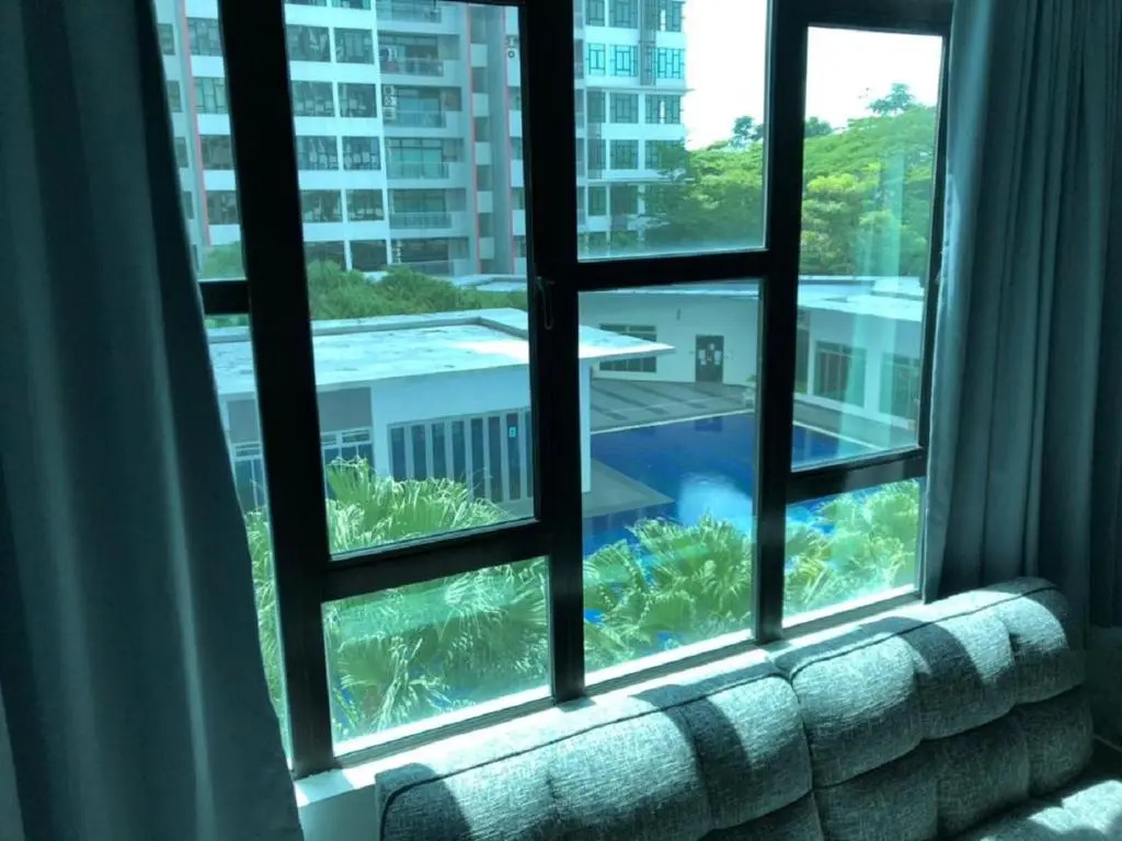 02-AUSTIN REGENCY JY HOMESTAY for 2pax Pool View