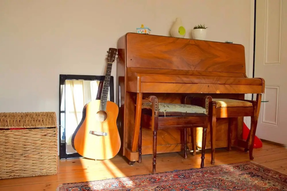 3 Bedroom Victorian Flat With Parking in South East London