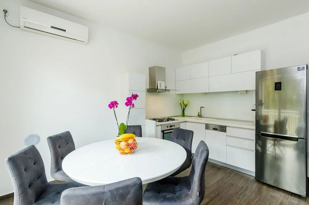 Apartment Lise Mokosica