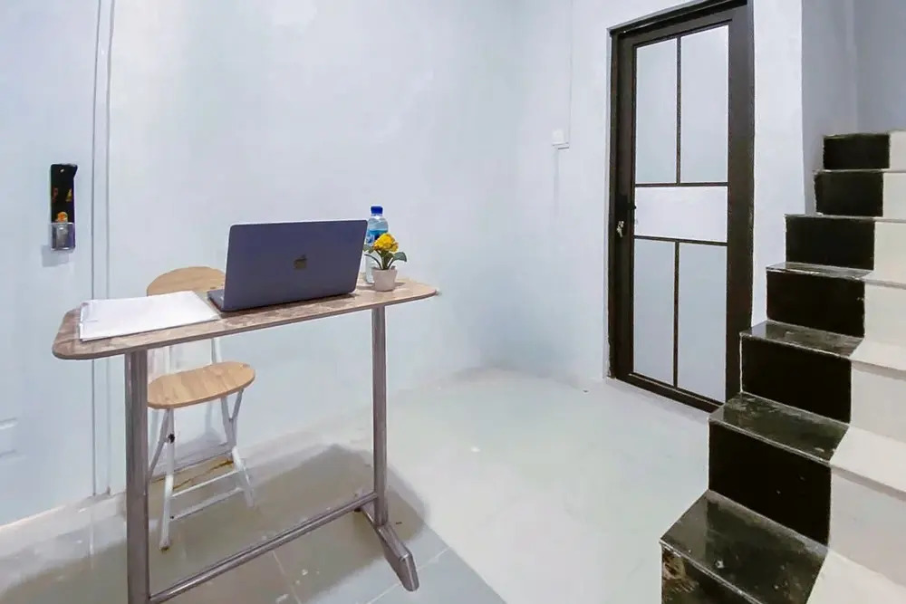 Urbanview Hotel near DC Mall Crown Homestay Batam