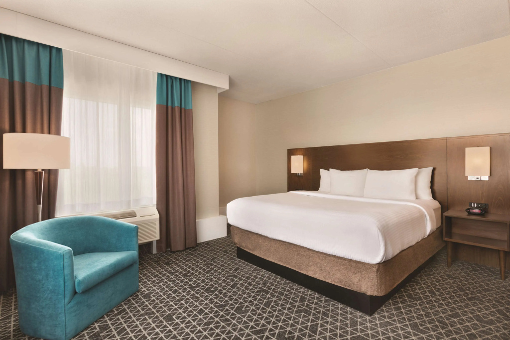 Park Inn by Radisson Brampton, ON