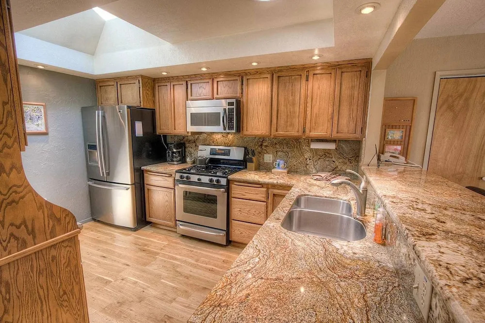 Meadowview Hideaway by Lake Tahoe Accommodations