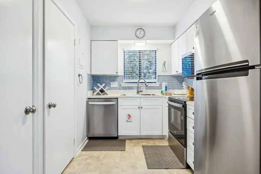 4f Amelia Landings 2 Bedroom Condo