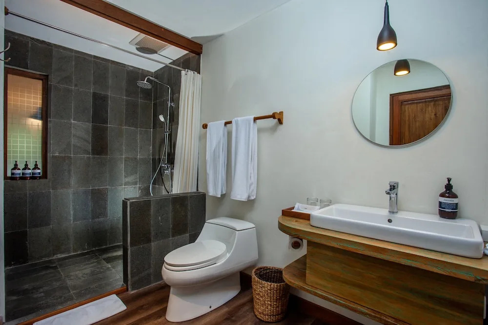 Tira Vilagna Suites & Spa