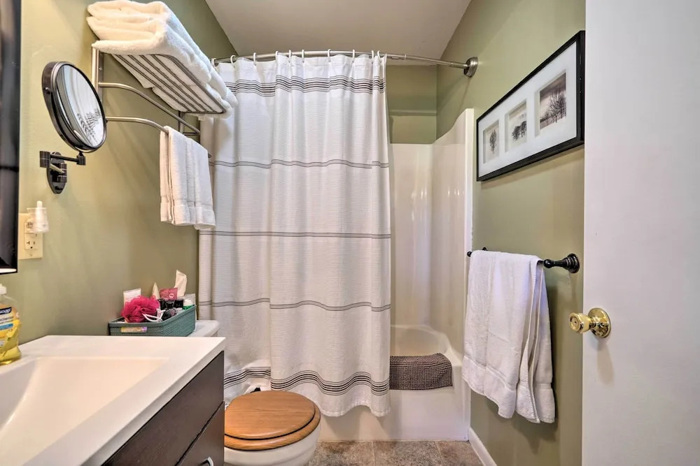 Townhome w/ Fireplace - Walk to Chairlift!