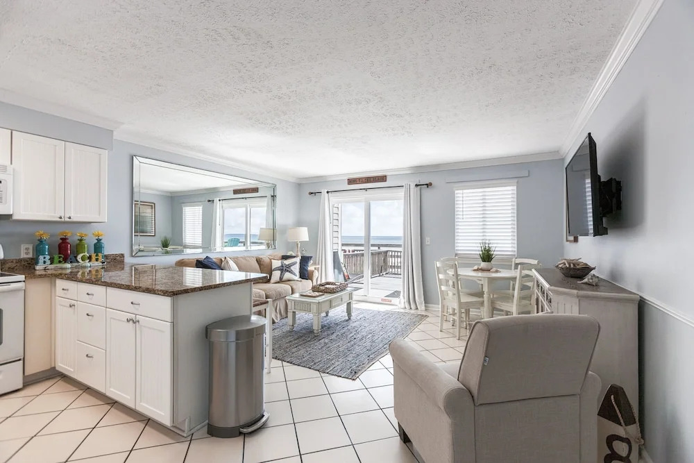 Beach Baby Condo Unit #2 1 Bedroom 1 Bathroom Condo
