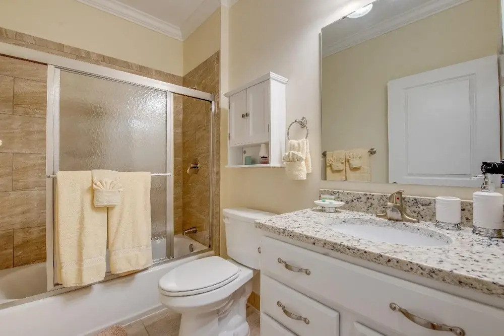 3 Beautiful 4 Bed 3 Bath Pool Home w Free Dock
