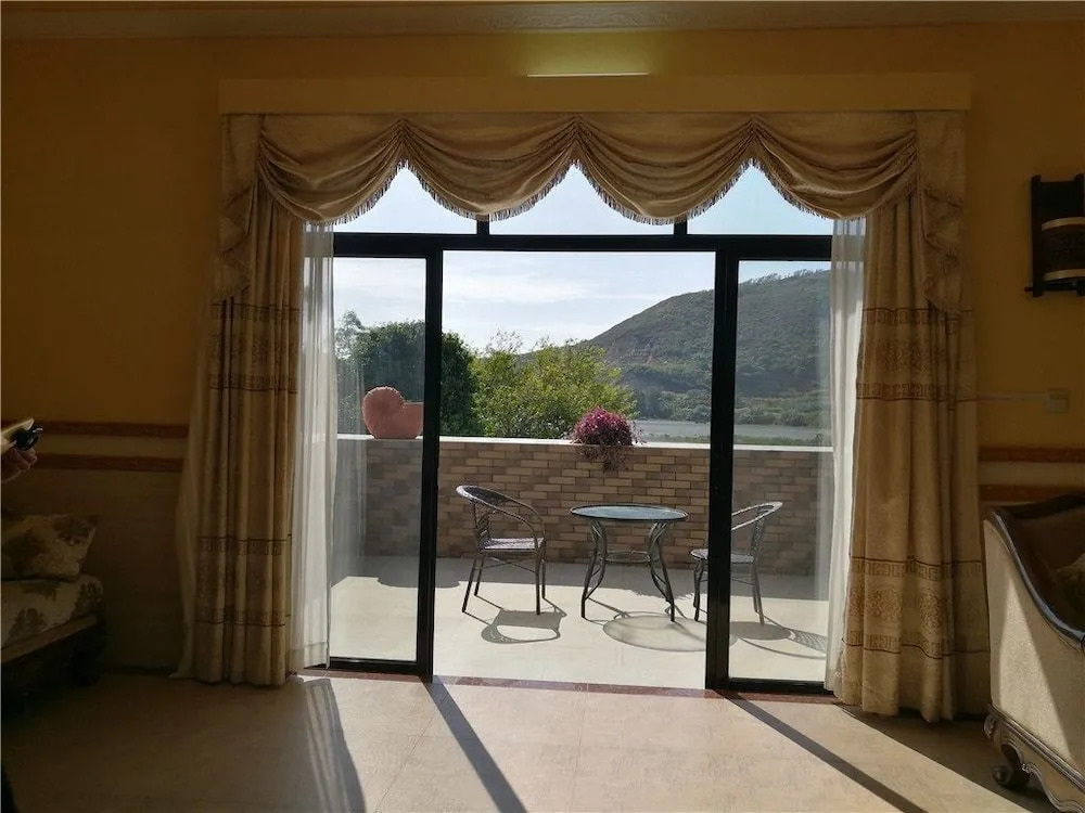 marvellous hotel with great lake view