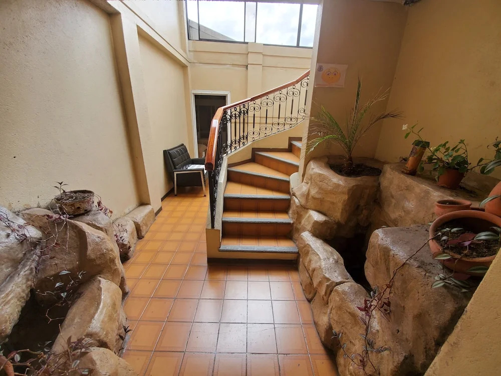Mariscal Inn & Suites