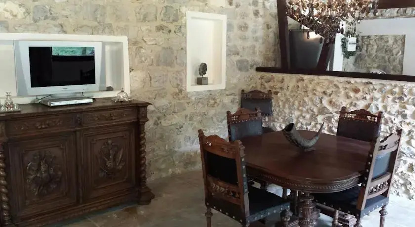 Vallière Lodge