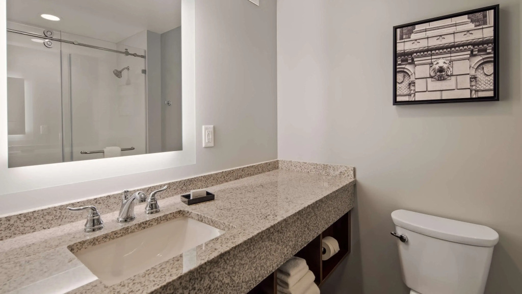 Best Western PLUS Franklin Square Inn