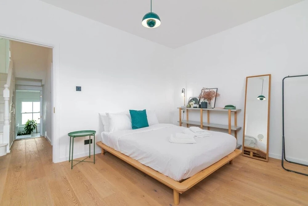 Charming 3br Home in East London W/Terrace