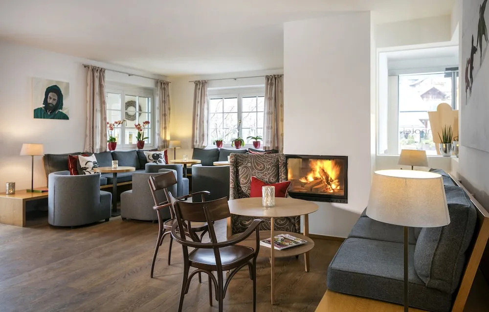 TAUROA Seehotel Grundlsee