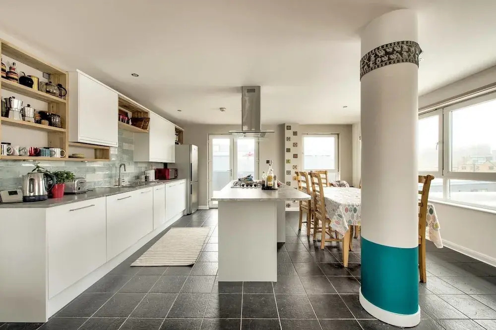 Beautiful 3Bdr Home With Private Roof Terrace