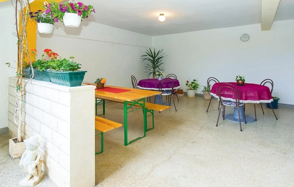 Amazing Home in Omis With Wifi and 4 Bedrooms