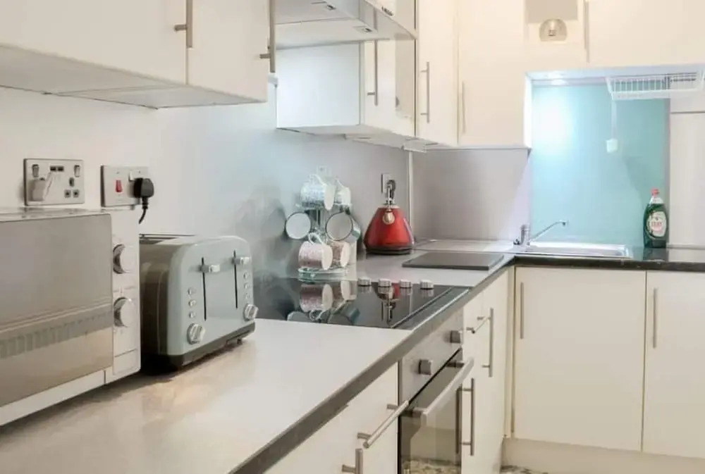 1 Bed Studio Sleeps 4 - Seaside, Dog Friendly