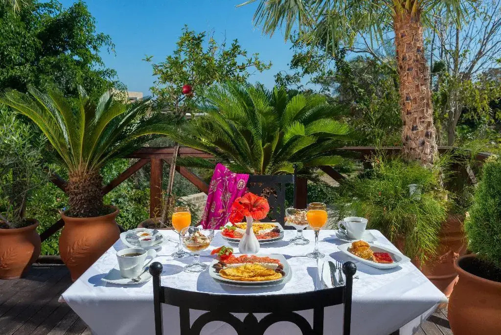Nikos Takis Boutique Fashion hotel