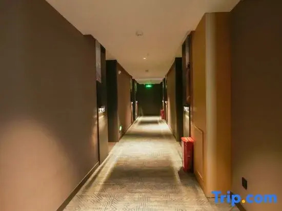 Season Hotel