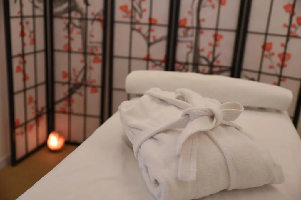 Mendeli Street Hotel By Prima Hotels - 18 years Plus