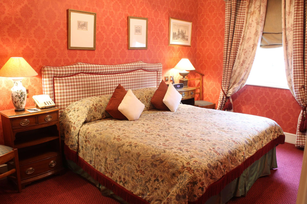The Leonard Hotel