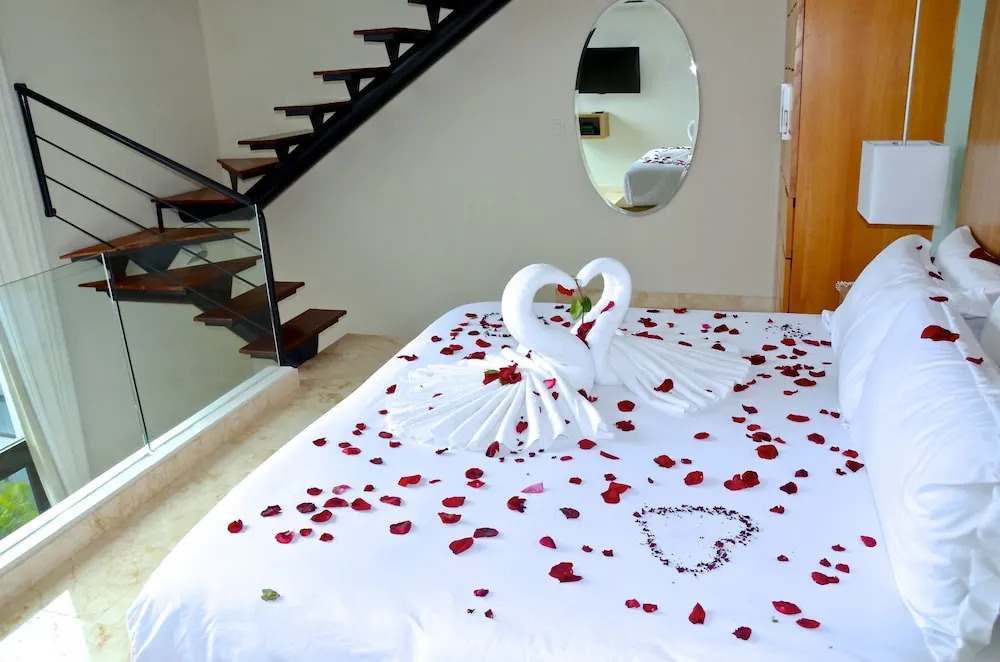 Anah Suites by Las Flores Vacation Rentals
