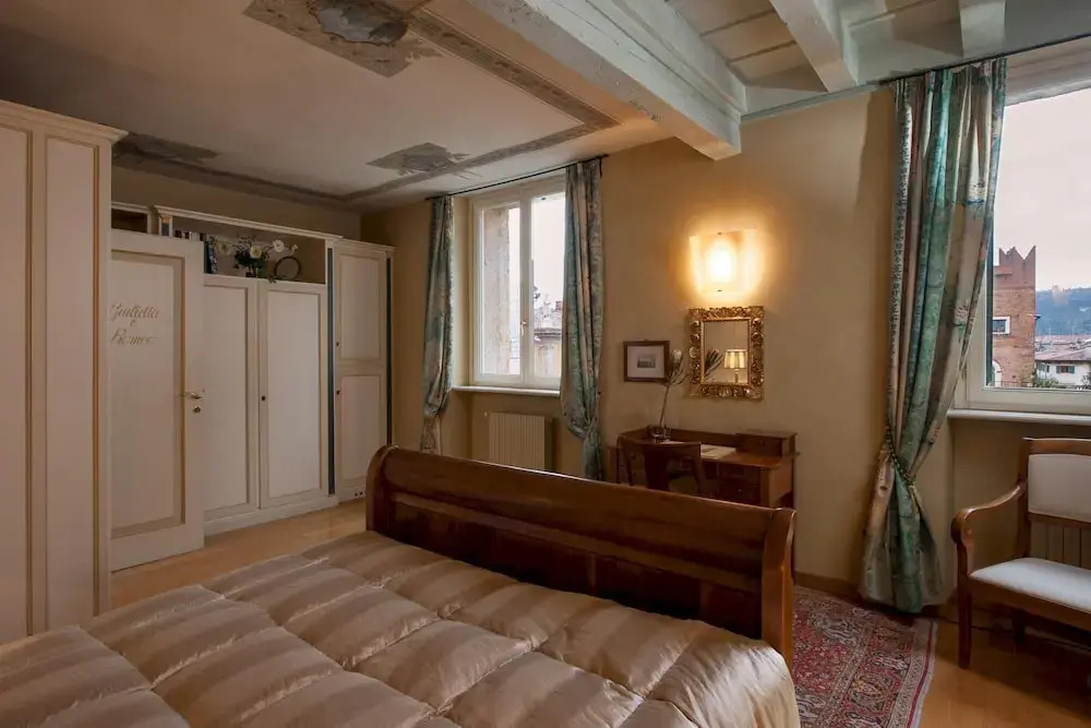 in Verona With 3 Bedrooms and 3 Bathrooms