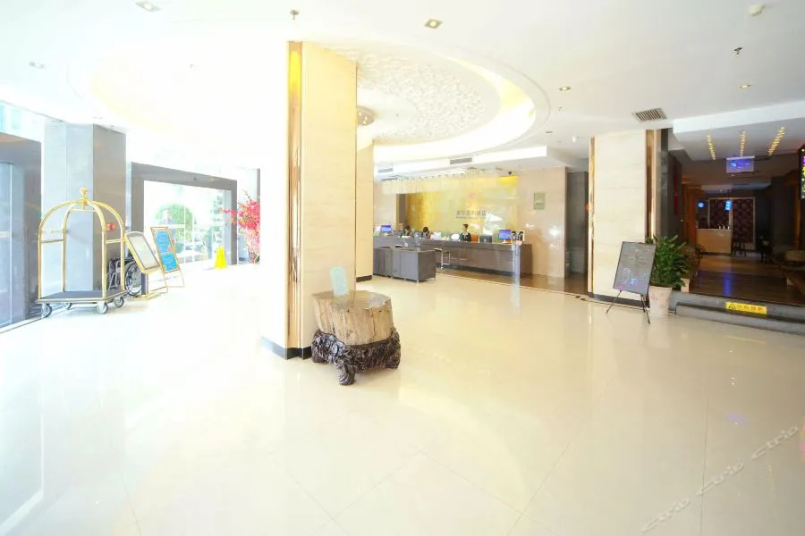 Nanning Wanjian Hotel (Jinhu Square Langxi Subway Station)