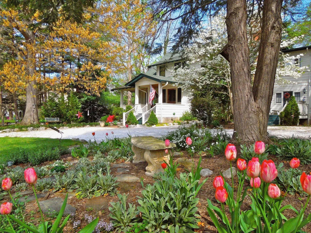 Oakland Cottage Bed and Breakfast