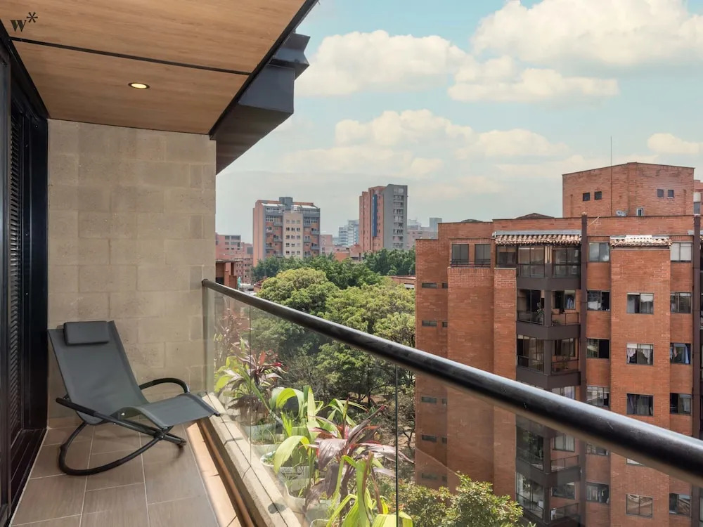 w Amazing 2BR w/ AC in Laureles