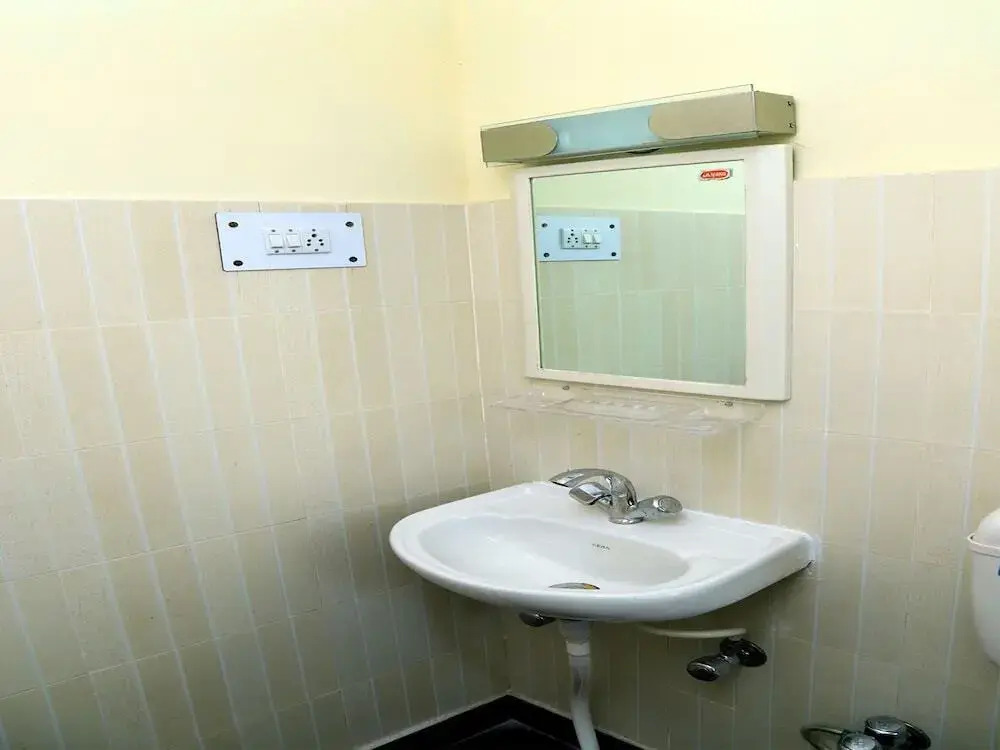 Vrinda Paradise by OYO Rooms