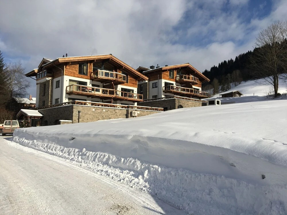 Lush Apartment in Kaprun with Sauna, Hot Tub & Views