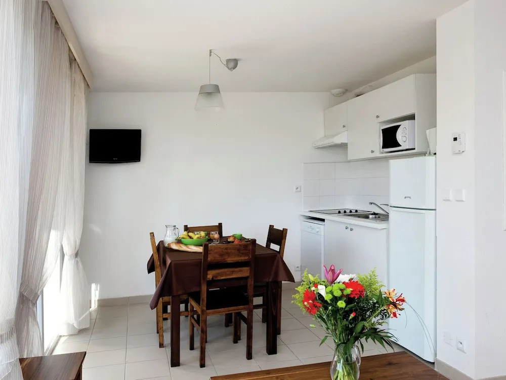Neat Apartment With a Bbq, Near Montréal du Gers