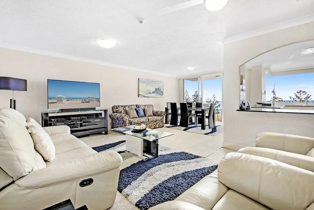 Burleigh Heads Private 2 Bed Ocean View