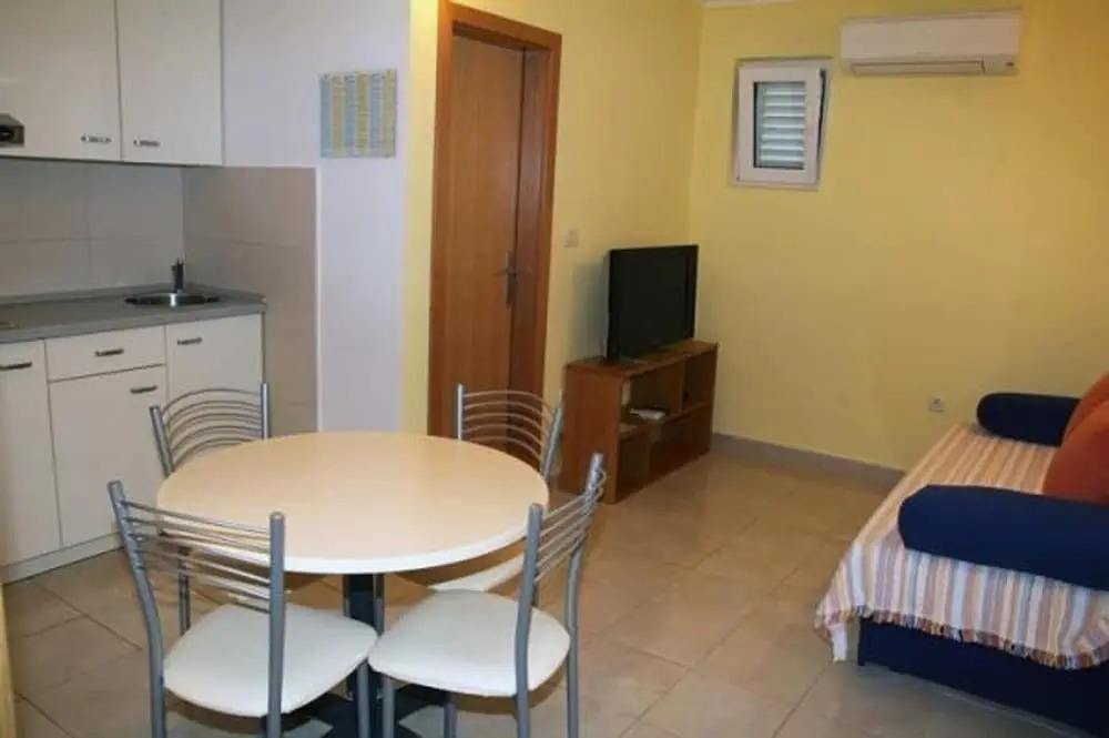 Apartments Sini