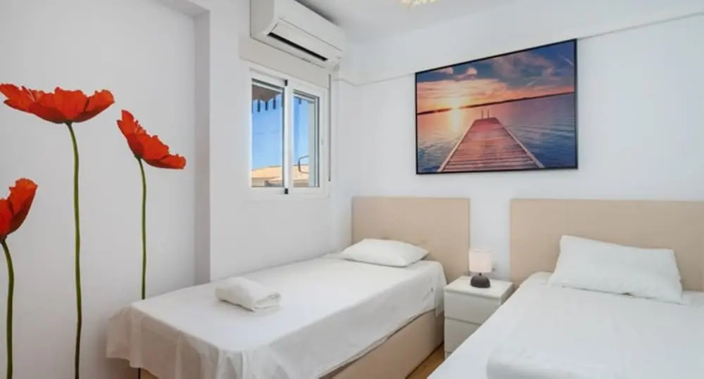 Apartment - 3 Bedrooms with WiFi - 107877