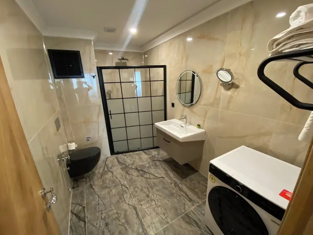 Rena Grand Residence & Suit