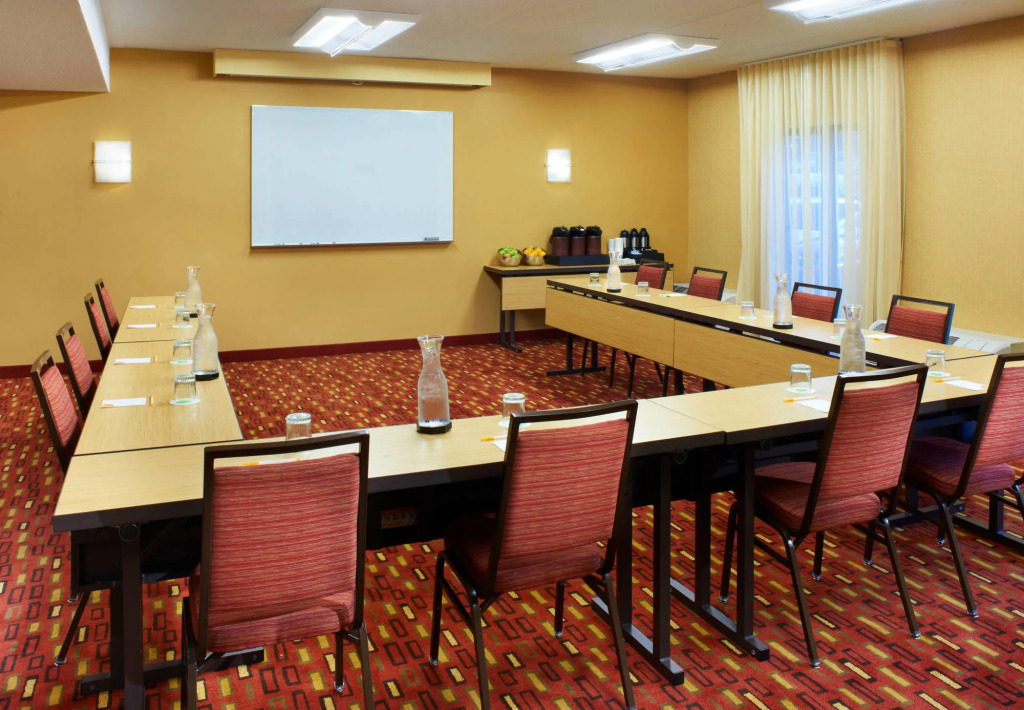 Courtyard by Marriott Minneapolis-St. Paul Airport