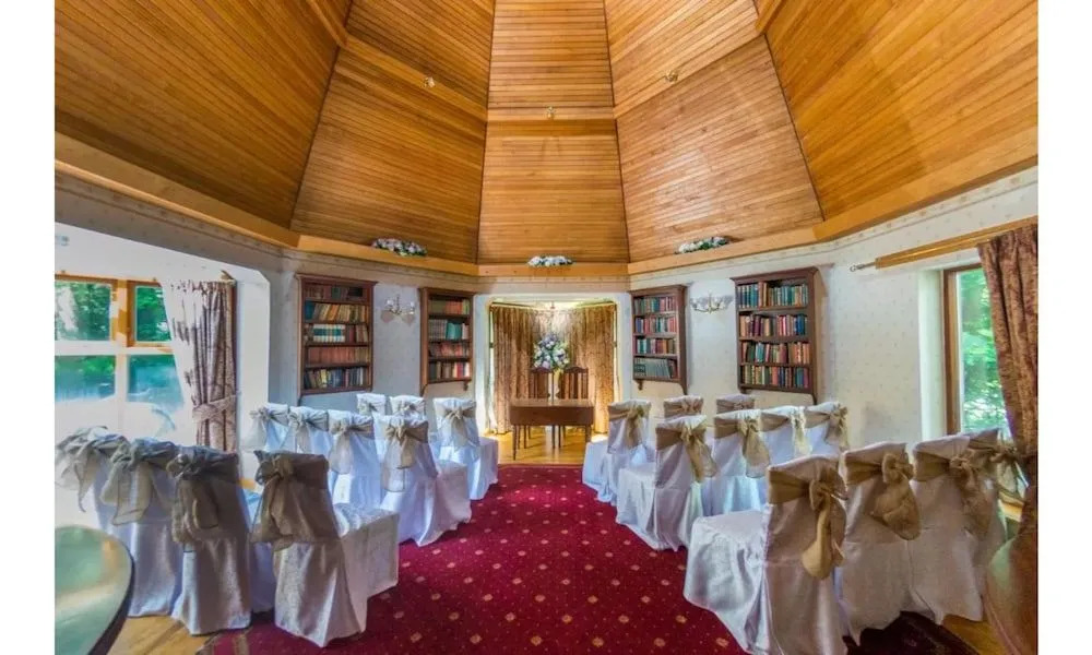 Glen-Yr-Afon House Hotel