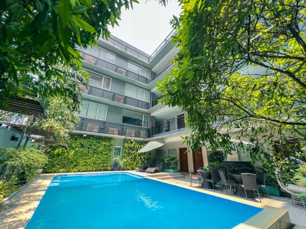 88 Courtyard Hotel