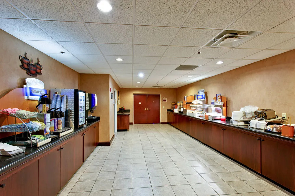 Holiday Inn Express Hotel & Suites Kingsport-Meadowview I-26 by IHG