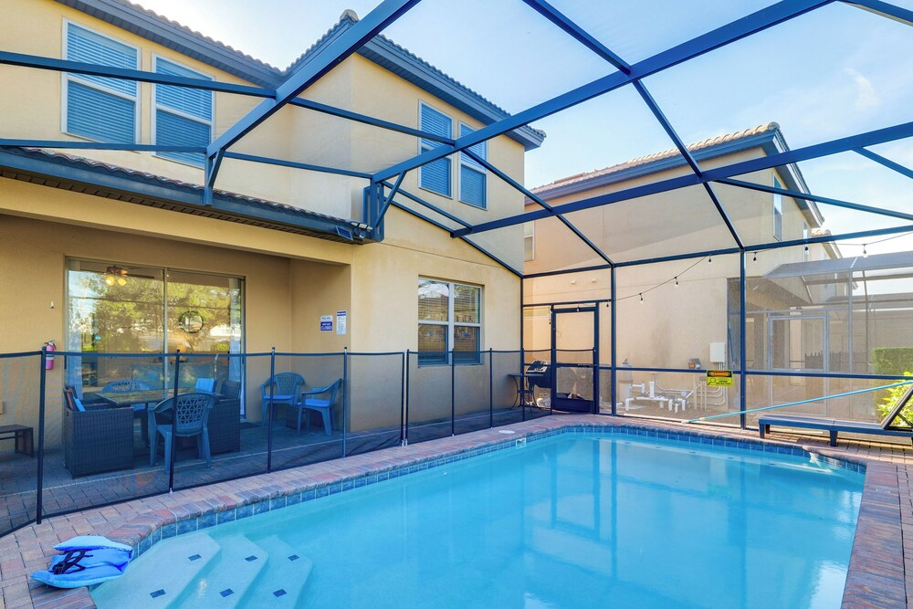 Heated Pool & Theater: Solterra 5BR Home Near WDW