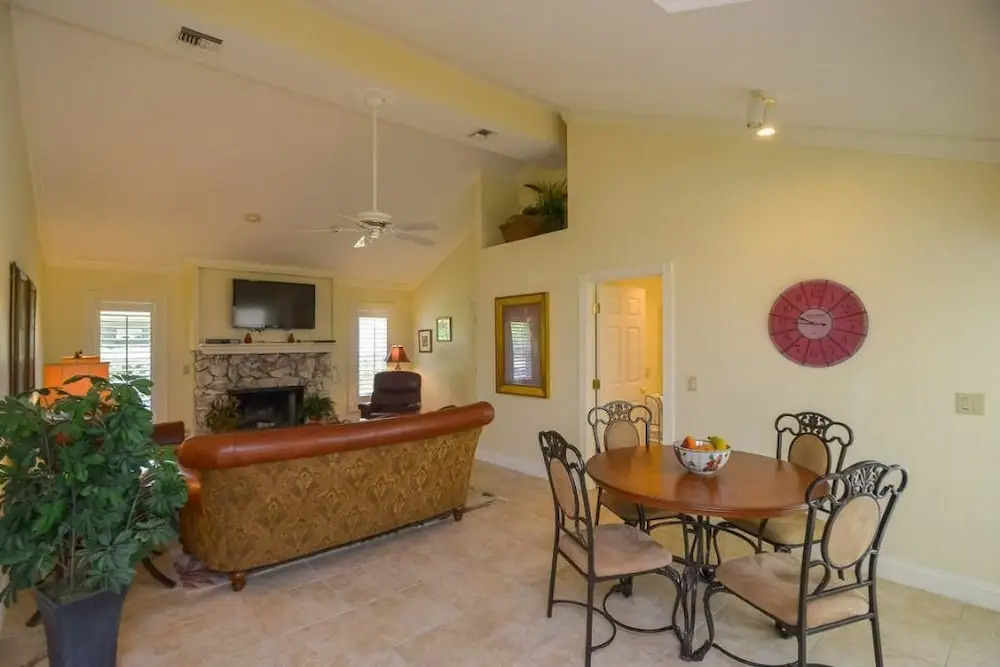 Spinnaker Dr Home