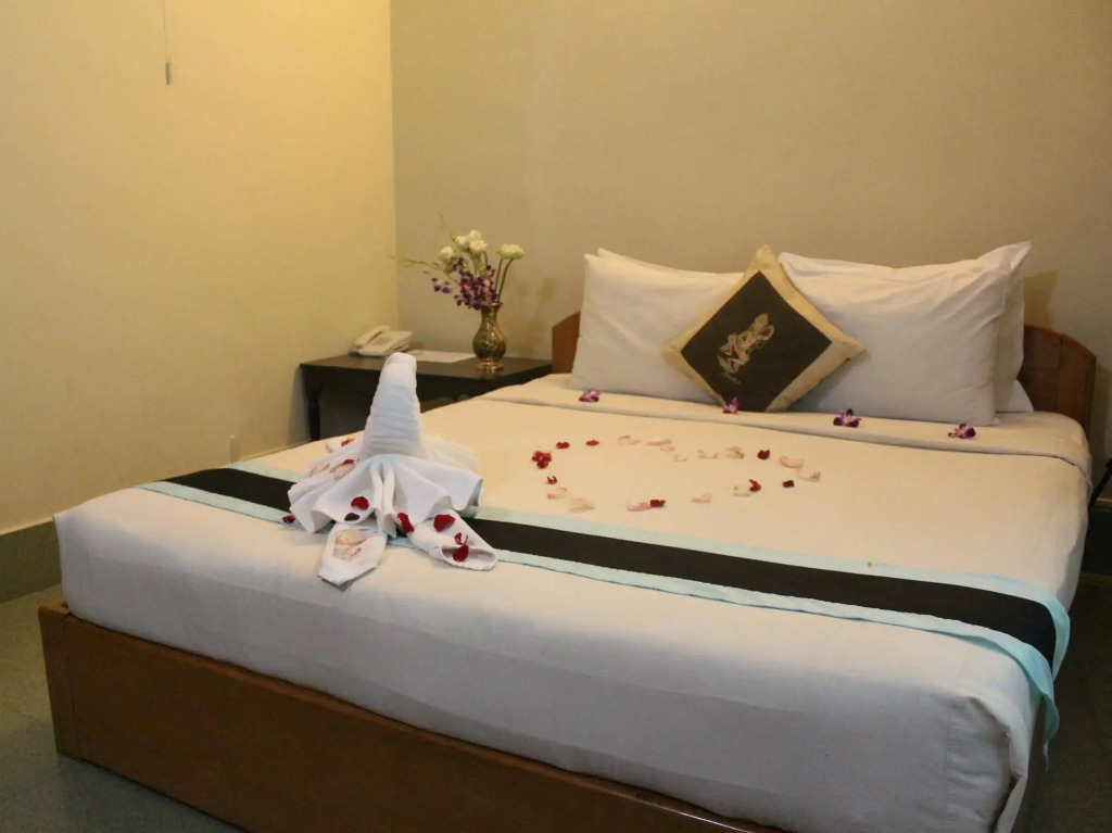 Central Night Hotel