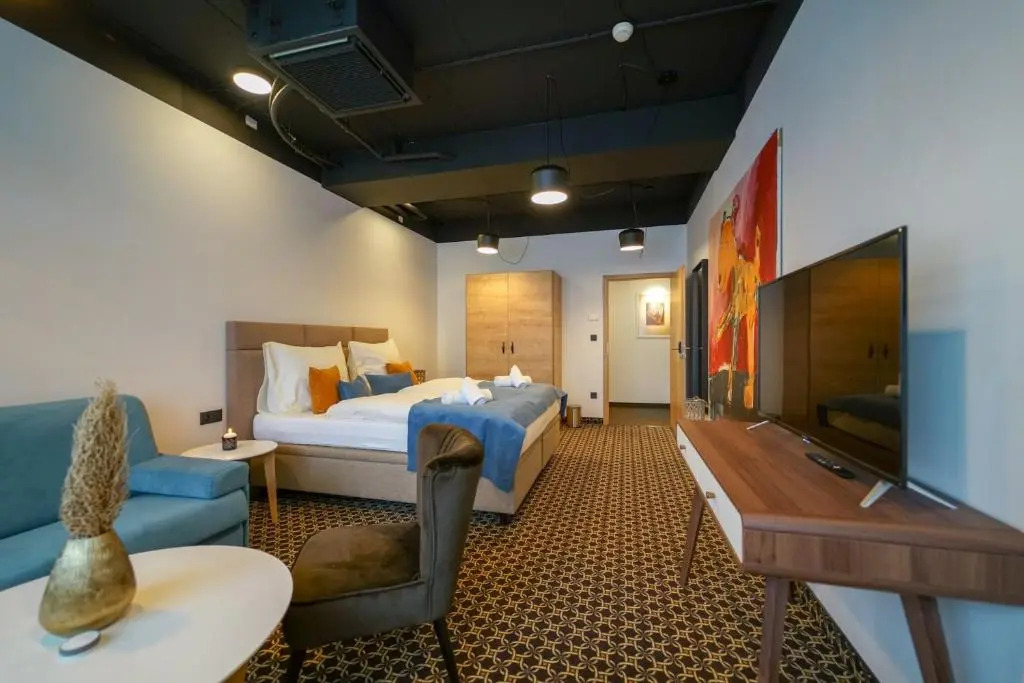 CHORS like a hotel - Capsule & NFT Boutique Hostel Bratislava - City Center