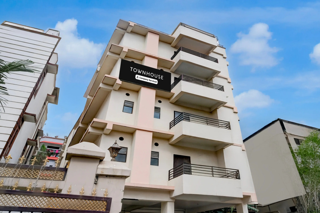 OYO Premium Beltola Tiniali