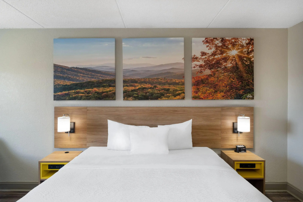 Days Inn by Wyndham Greeneville