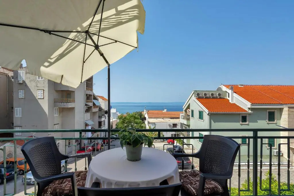 Family apartments Leona Makarska