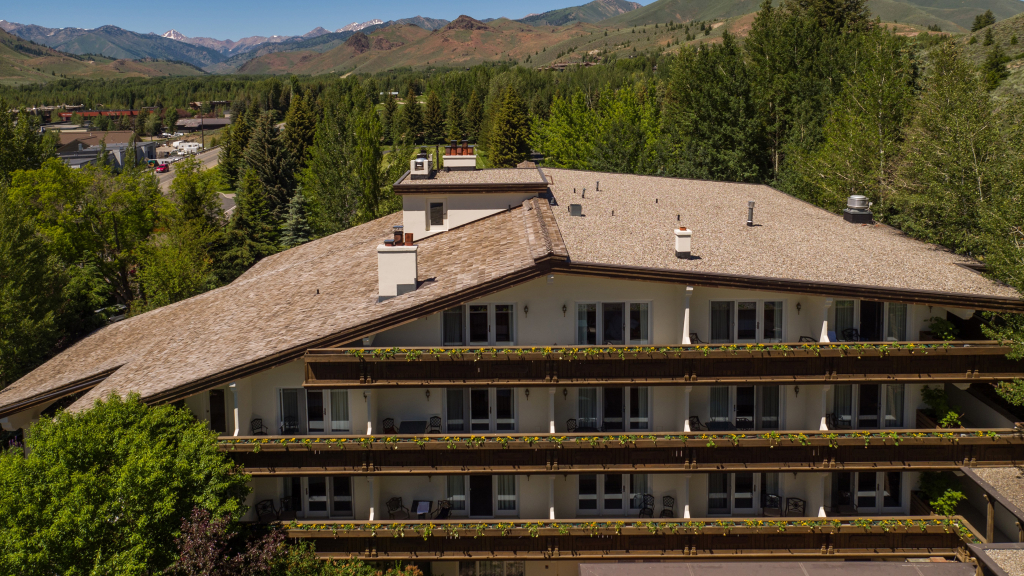 Knob Hill Inn