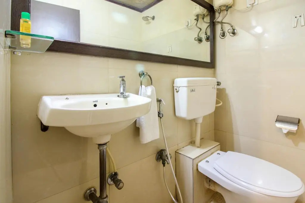 FabHotel Midaas Comforts