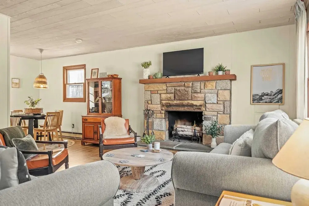The Pines Cozy Arrowhead Lake Escape With Pools and Outdoor Adventures